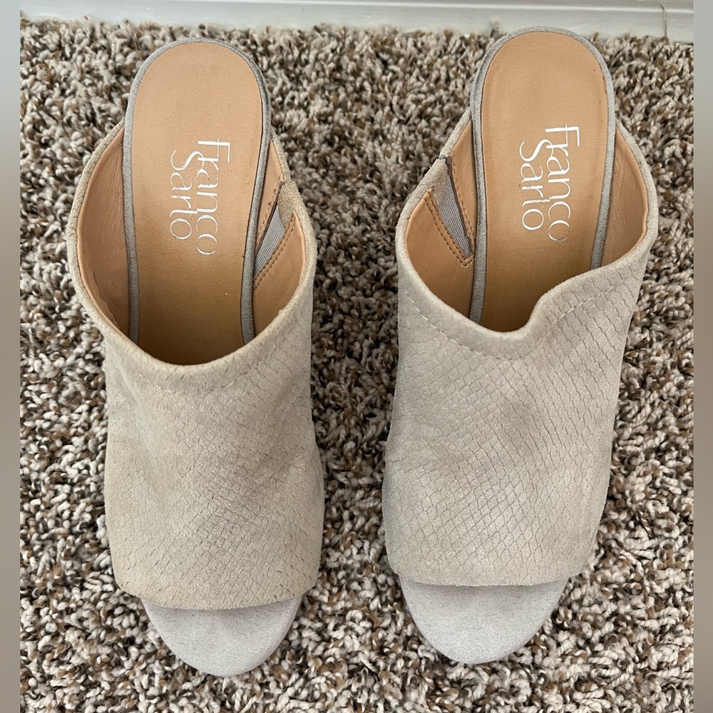 Tan Franco Sarto slip on sandal with short heel. Size 6